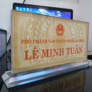 biển chức danh mica để bàn