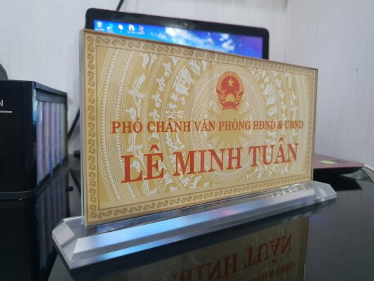 biển chức danh mica để bàn