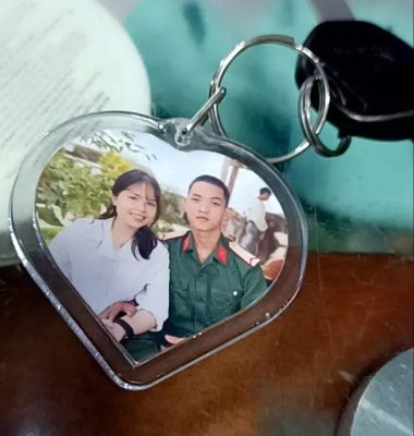 moc khoa mica in hinh theo yeu cau 9