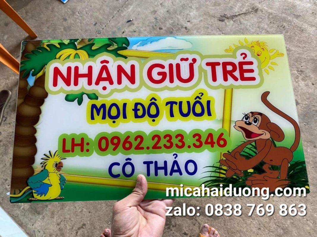 in UV lên trên mica