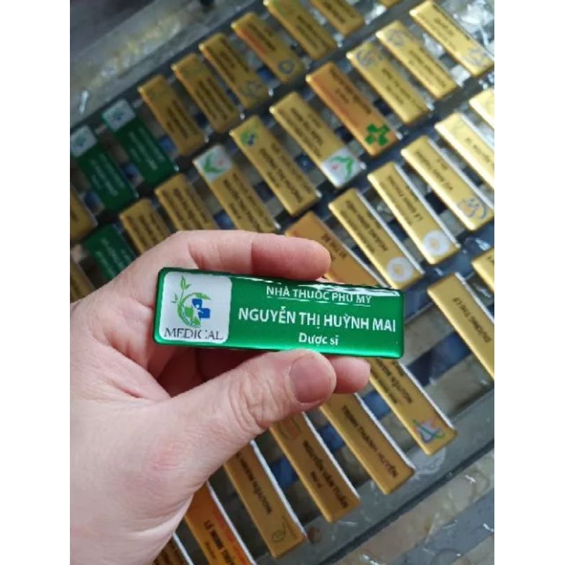 Bảng tên nhân viên đổ keo Epoxy-nhiều mẫu+ In tên,logo theo yêu cầu 1 Bảng tên nhân viên đổ keo Epoxy-nhiều mẫu+ In tên,logo theo yêu cầu