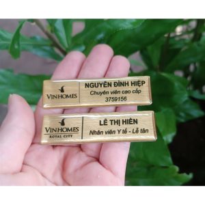 Thẻ tên nhân viên Vinhomes- In theo yêu cầu, phủ keo Epoxy -Quý khách vui lòng gửi nội dung in cho shop